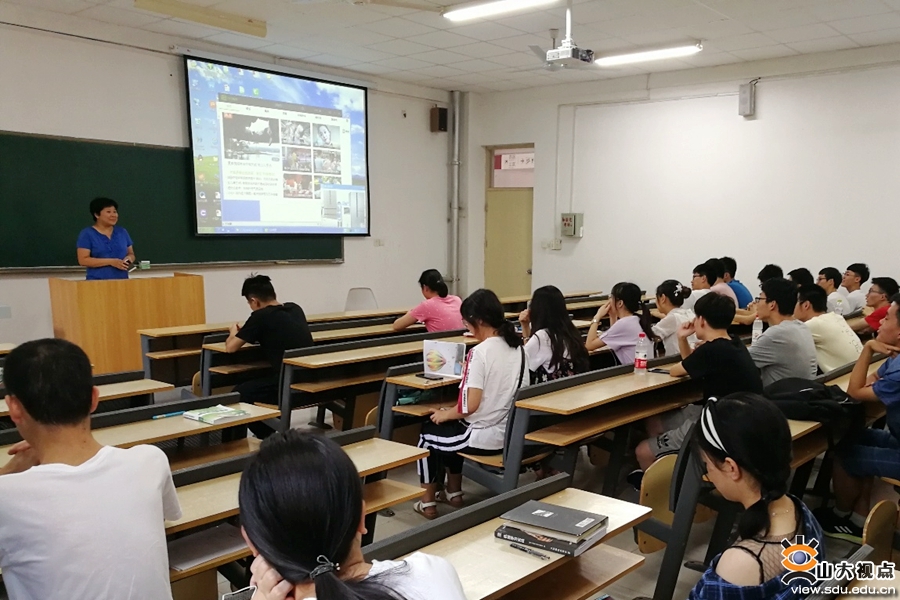 软件学院举行新工科实验班学生座谈会